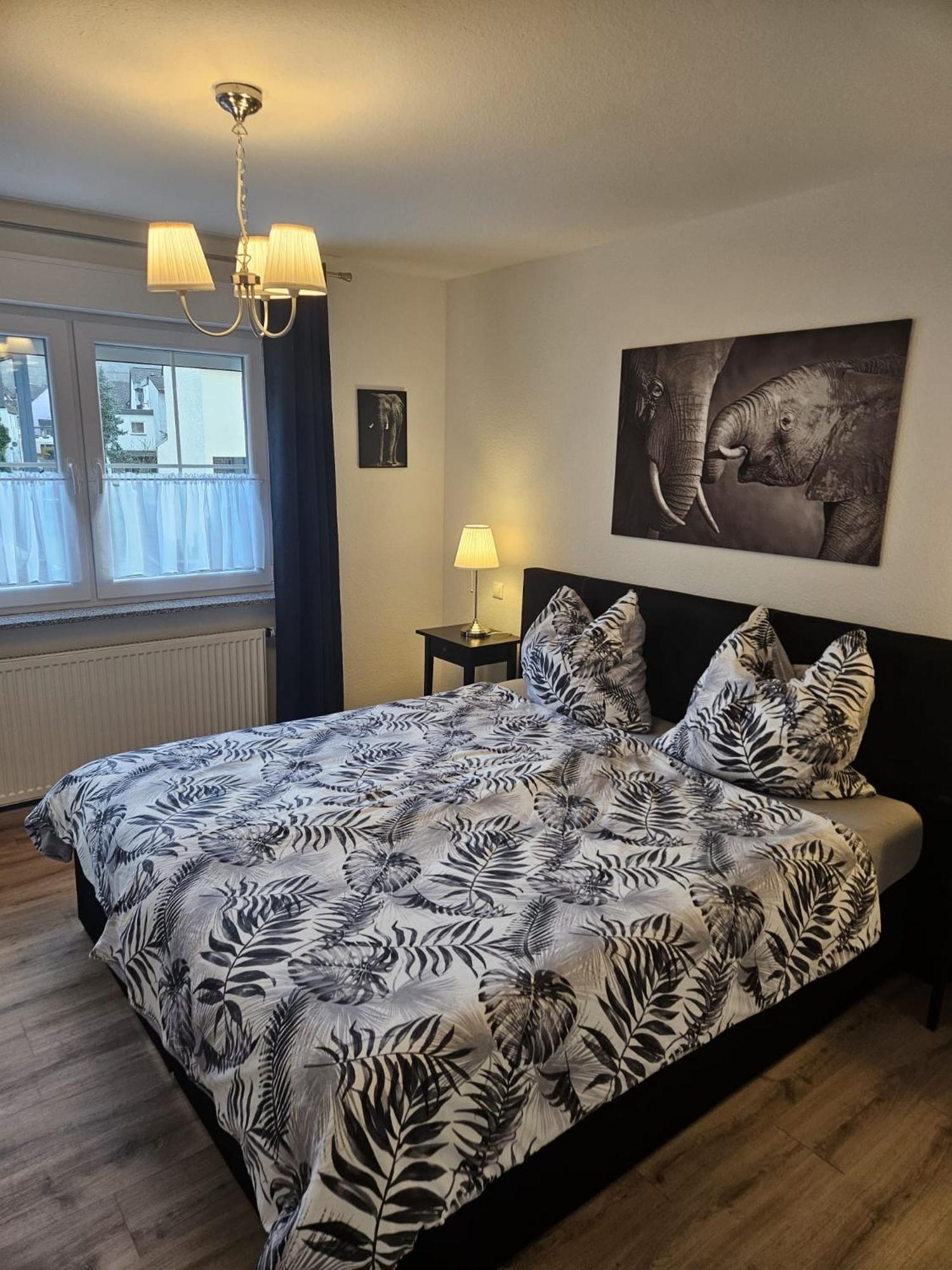 Hakans Moselblick Ferienwohnung ทรัยส์-คาร์เดิน ภายนอก รูปภาพ